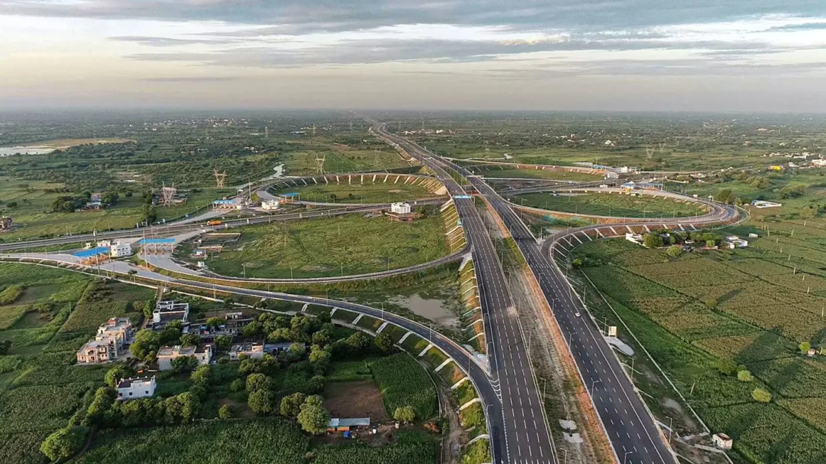 Delhi-Mumbai Expressway to Be Ready by October 2025: Nitin Gadkari